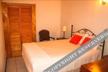 Royal Cove Hotel Jennings Ngoại thất bức ảnh