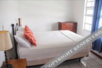 Royal Cove Hotel Jennings Ngoại thất bức ảnh